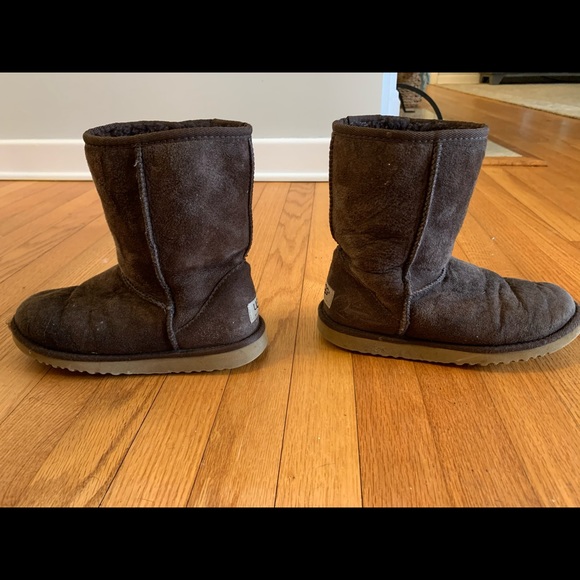 Uggs short dark brown size 5 - Picture 5 of 9